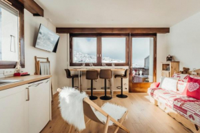 Apartment with furnished balcony & views of the surrounding countryside